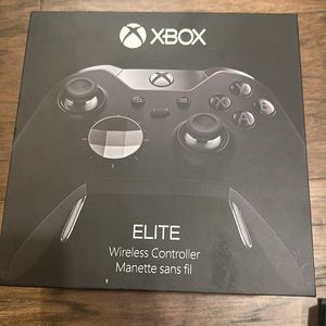 Mint condition Xbox elite controller used twice